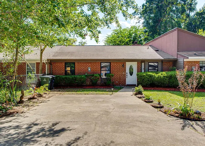 Apartment Group-friendly 5 Mi To Dtwn Tallahassee!